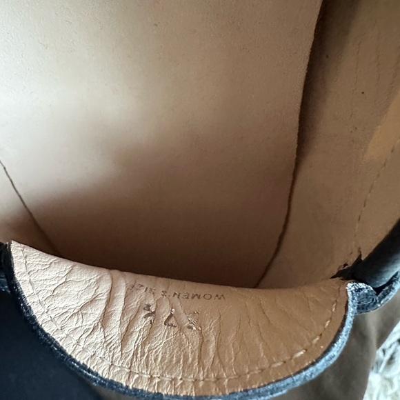 Tod’s Classic Loafer in Navy Pebble grain leather - Picture 8 of 10